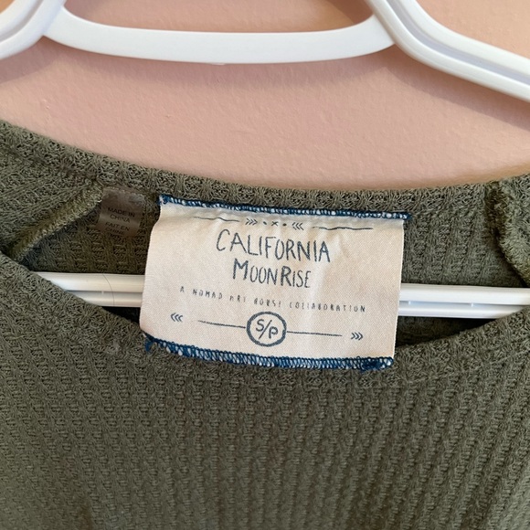 4/$10 waffle long sleeve top - Picture 3 of 3